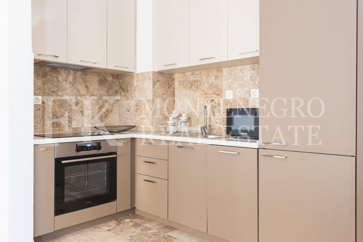 Excellent one bedroom apartment in Budva-Przno, 87m2, with own parking space, only 4 minutes’ walk to the beach, in Montenegro.