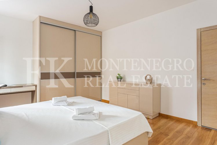 Excellent one bedroom apartment in Budva-Przno, 87m2, with own parking space, only 4 minutes’ walk to the beach, in Montenegro.