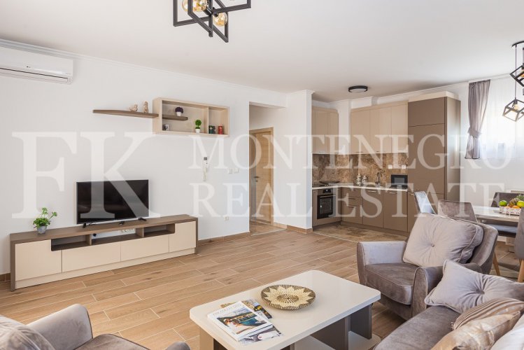 Excellent one bedroom apartment in Budva-Przno, 87m2, with own parking space, only 4 minutes’ walk to the beach, in Montenegro.