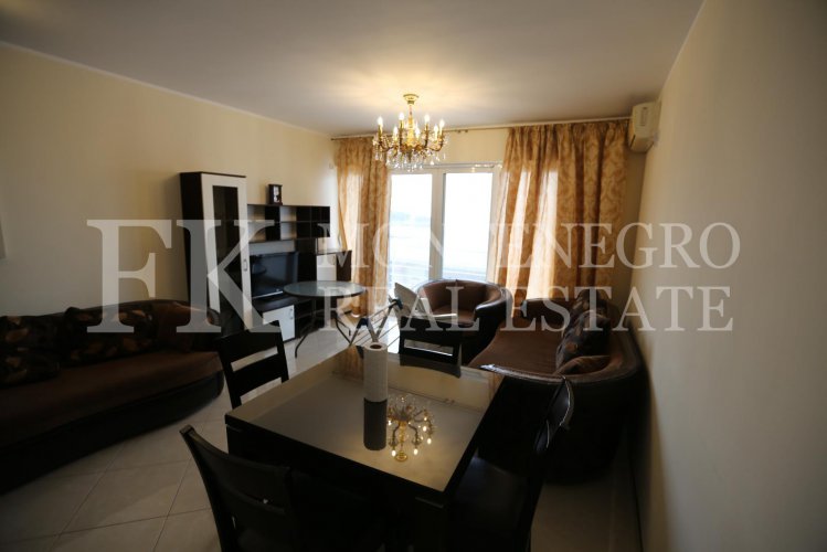 *Only 70 m from the sea! Guesthouse, 1.146 m2, in Utjeha - Hladna Uvala, with sea views, 9 big apartments and 10 garages, in Montenegro.