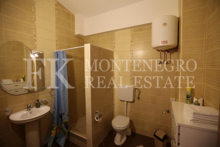 *Only 70 m from the sea! Guesthouse, 1.146 m2, in Utjeha - Hladna Uvala, with sea views, 9 big apartments and 10 garages, in Montenegro.