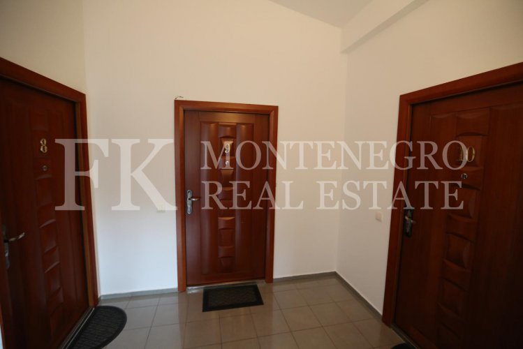 *Only 70 m from the sea! Guesthouse, 1.146 m2, in Utjeha - Hladna Uvala, with sea views, 9 big apartments and 10 garages, in Montenegro.