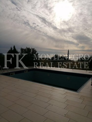 *Beautiful three-storey house, 227m2, in Dobra Voda, with sea view, garage, swimming pool and large garden 2.039m2, in Montenegro.