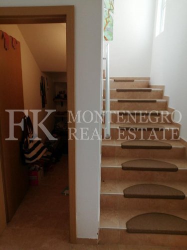 *Beautiful three-storey house, 227m2, in Dobra Voda, with sea view, garage, swimming pool and large garden 2.039m2, in Montenegro.