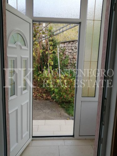 *Beautiful three-storey house, 227m2, in Dobra Voda, with sea view, garage, swimming pool and large garden 2.039m2, in Montenegro.