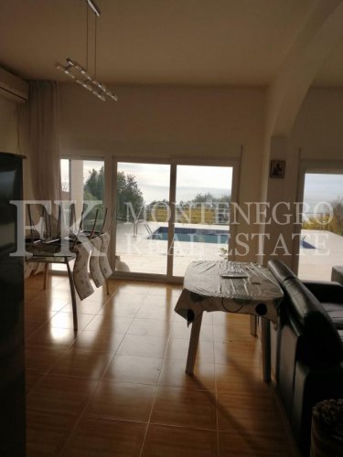 *Beautiful three-storey house, 227m2, in Dobra Voda, with sea view, garage, swimming pool and large garden 2.039m2, in Montenegro.