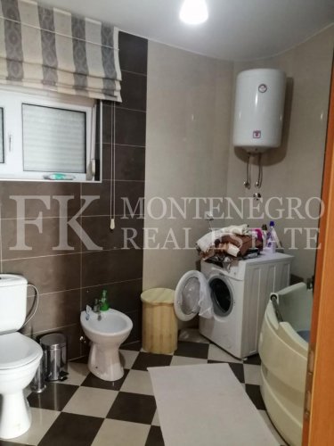 *Beautiful three-storey house, 227m2, in Dobra Voda, with sea view, garage, swimming pool and large garden 2.039m2, in Montenegro.