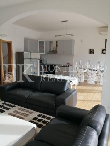 *Beautiful three-storey house, 227m2, in Dobra Voda, with sea view, garage, swimming pool and large garden 2.039m2, in Montenegro.