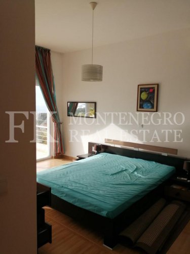 *Beautiful three-storey house, 227m2, in Dobra Voda, with sea view, garage, swimming pool and large garden 2.039m2, in Montenegro.