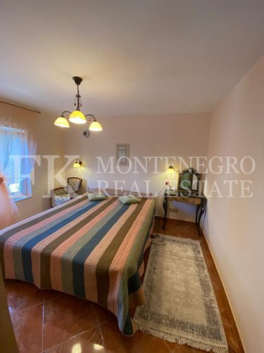 *Exotic house, 490m2, in Bar - Dobra Voda, on a plot of 969m2, with sea view, just 50 m from the sea shore with a separate guest house of 145 m2 and a swimming pool, in Montenegro.