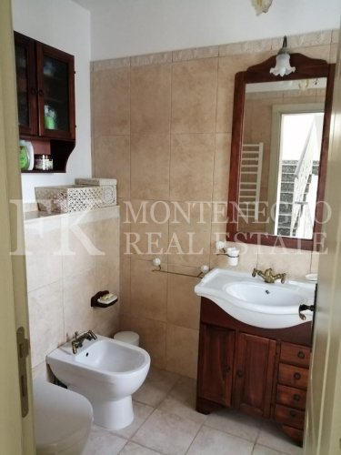 *Sunny, beautiful Villa, 308m2, in Bar - district of Shusanj, with a great sea view, large garden of 1.900m2, swimming pool and garage, in Montenegro.