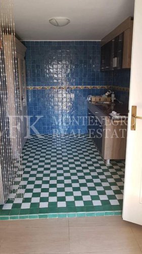 *Exotic house, 490m2, in Bar - Dobra Voda, on a plot of 969m2, with sea view, just 50 m from the sea shore with a separate guest house of 145 m2 and a swimming pool, in Montenegro.