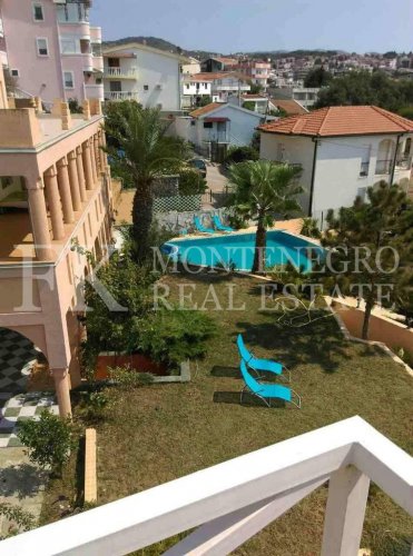 *Exotic house, 490m2, in Bar - Dobra Voda, on a plot of 969m2, with sea view, just 50 m from the sea shore with a separate guest house of 145 m2 and a swimming pool, in Montenegro.