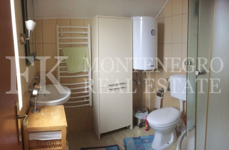 Semi-detached house, 132m2, above Bar, in a beautiful complex of villas in the village area Zupci, with sea view, swimming pool plus two garages, in Montenegro.