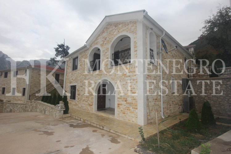 *Exclusive Stone Villa, 165m², in Bar-Zupci, with Sea and Mountain Views in Montenegro