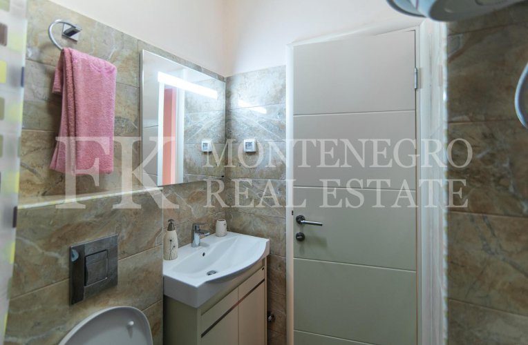 Remarkable apartment, 104m2, in Budva – Becici, in the Apart Hotel Harmonia, with a magnificent sea view, in Montenegro.