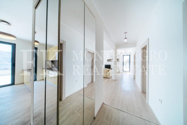 Luxury apartment in Budva-Becici, 233m2, in a new residential complex with panoramic sea view, in Montenegro.