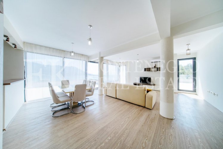 Luxury apartment in Budva-Becici, 233m2, in a new residential complex with panoramic sea view, in Montenegro.