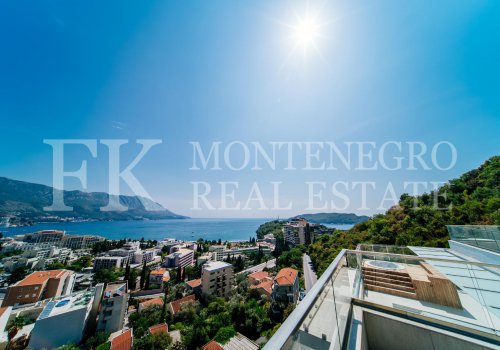 Шикарная квартира в Будве-Бечичи, 233м2, в новом жилом комплексе с панорамным видом на море, в Черногории.