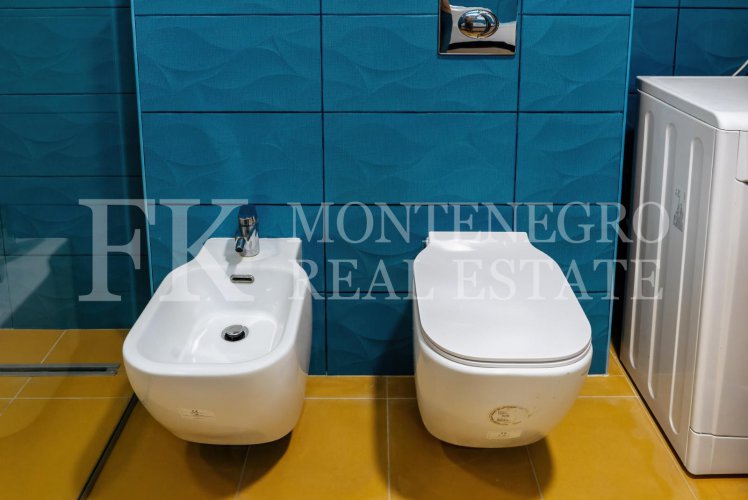 Luxury apartment in Budva-Becici, 233m2, in a new residential complex with panoramic sea view, in Montenegro.