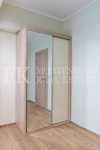 Luxury apartment in Budva-Becici, 233m2, in a new residential complex with panoramic sea view, in Montenegro.