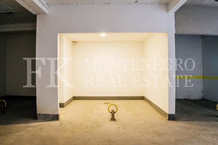 Luxury apartment in Budva-Becici, 233m2, in a new residential complex with panoramic sea view, in Montenegro.