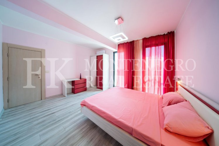 Luxury apartment in Budva-Becici, 233m2, in a new residential complex with panoramic sea view, in Montenegro.