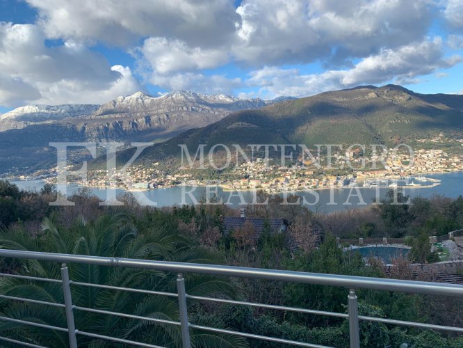 House in Zabrdje, 267,93m2, with fantastic sea view, big garden, sauna and swimming pool, in Montenegro.