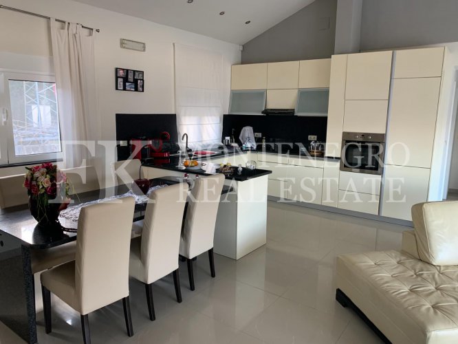 House in Zabrdje, 267,93m2, with fantastic sea view, big garden, sauna and swimming pool, in Montenegro.