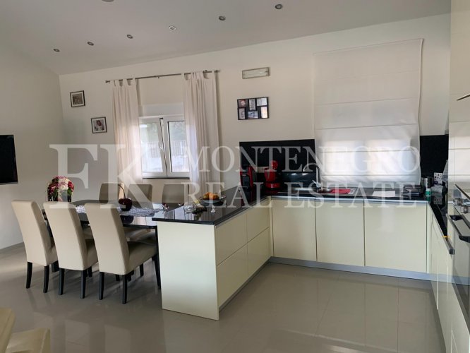 House in Zabrdje, 267,93m2, with fantastic sea view, big garden, sauna and swimming pool, in Montenegro.