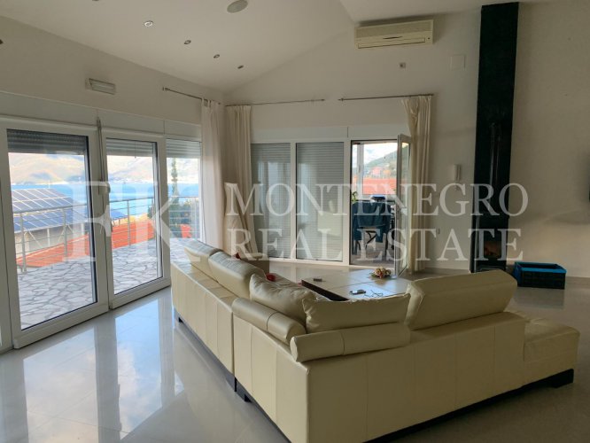 House in Zabrdje, 267,93m2, with fantastic sea view, big garden, sauna and swimming pool, in Montenegro.