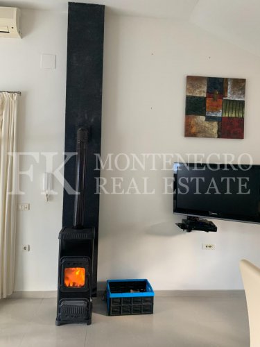 House in Zabrdje, 267,93m2, with fantastic sea view, big garden, sauna and swimming pool, in Montenegro.