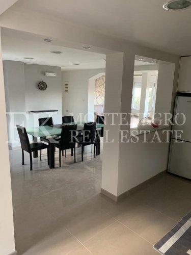 House in Zabrdje, 267,93m2, with fantastic sea view, big garden, sauna and swimming pool, in Montenegro.