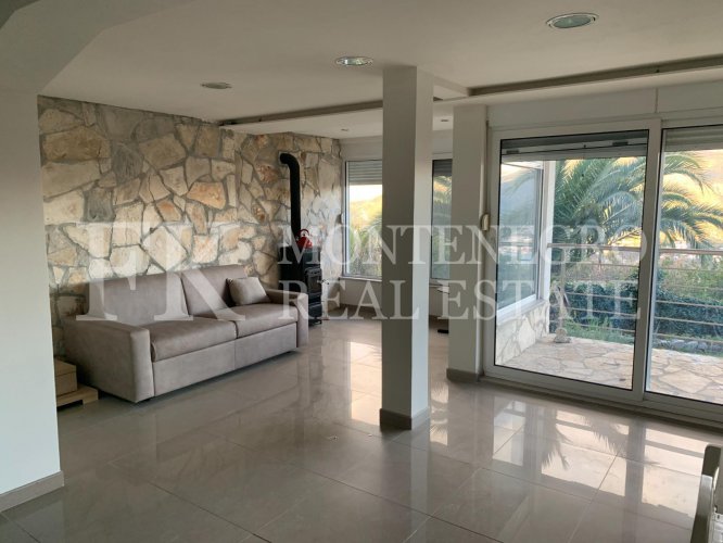 House in Zabrdje, 267,93m2, with fantastic sea view, big garden, sauna and swimming pool, in Montenegro.