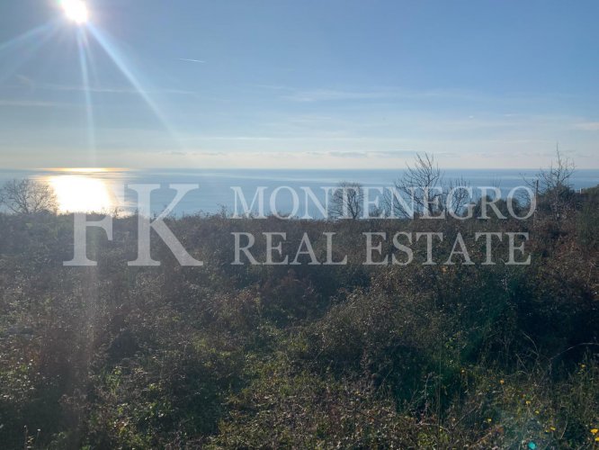 *Land in Dobra Voda, 2.593 m2, with breathtaking and unobstructed sea views, in Montenegro.