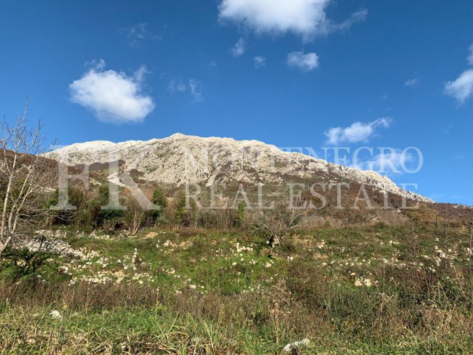 *Land in Dobra Voda, 2.593 m2, with breathtaking and unobstructed sea views, in Montenegro.