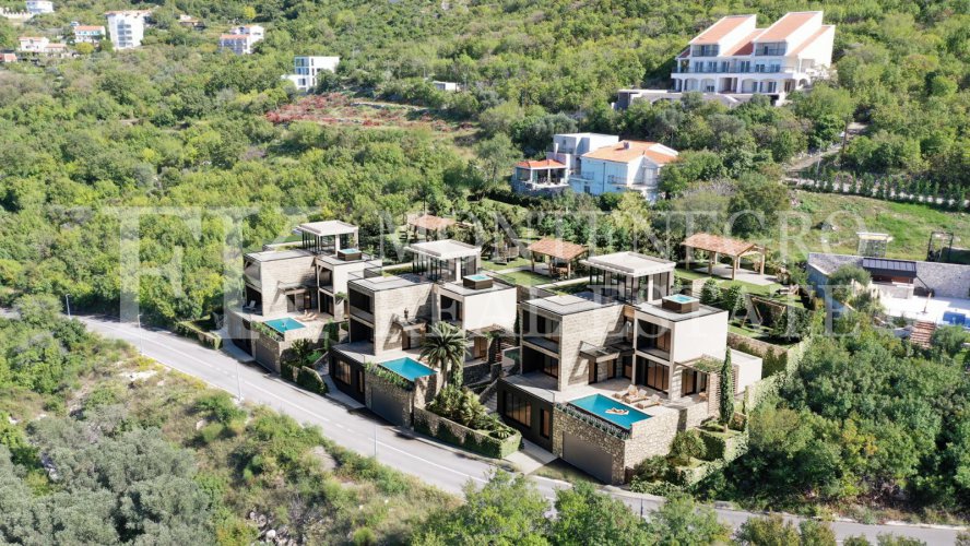 Two impressive villas in Tudorovici, 670,75m2 each, with a sea view and a swimming pool, in Budva municipalty, Montenegro.