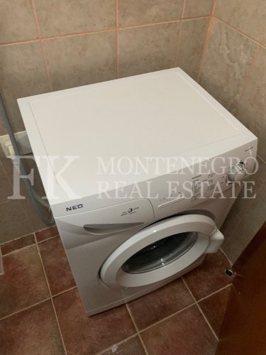 *Legalized! Great offer. Nice apartment, 87m2, in Ulcinj, only 700m away from the sea.