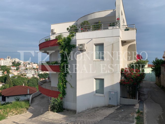 *Legalized! Great offer. Nice apartment, 87m2, in Ulcinj, only 700m away from the sea.