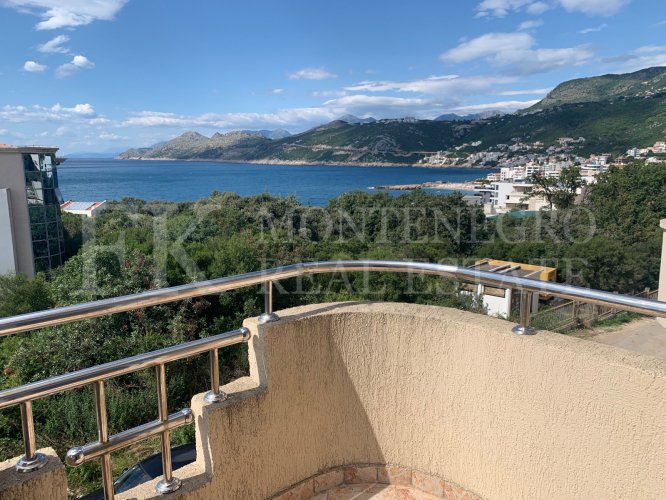 Legalized! Wonderful 112 m² penthouse in Dobra Voda-Dubrava with open sea view and sunsets, just 60 m from the sea.
