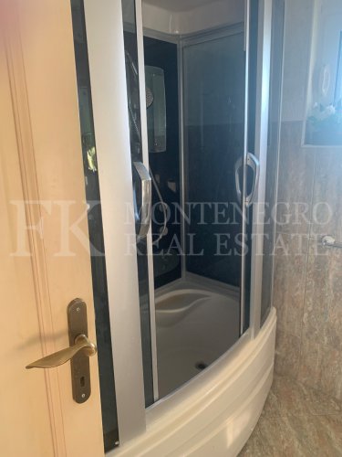 Legalized! Wonderful 112 m² penthouse in Dobra Voda-Dubrava with open sea view and sunsets, just 60 m from the sea.