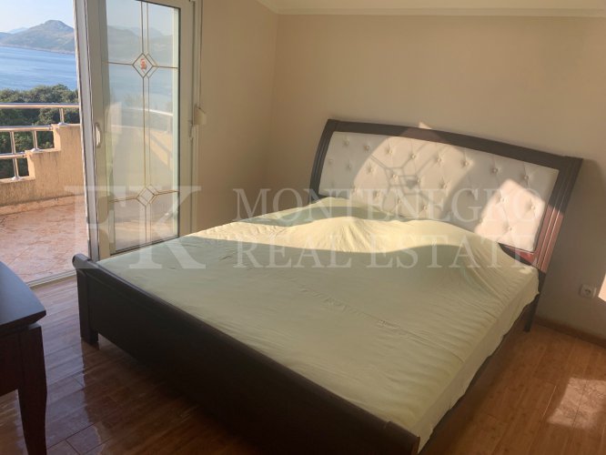 Legalized! Wonderful 112 m² penthouse in Dobra Voda-Dubrava with open sea view and sunsets, just 60 m from the sea.