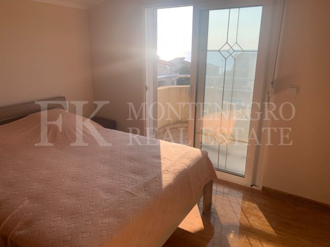 Legalized! Wonderful 112 m² penthouse in Dobra Voda-Dubrava with open sea view and sunsets, just 60 m from the sea.