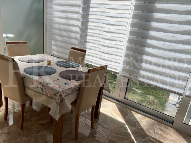 Semi-detached house, 132m2, above Bar, in a beautiful complex of villas in the village area Zupci, with sea view, swimming pool plus two garages, in Montenegro.