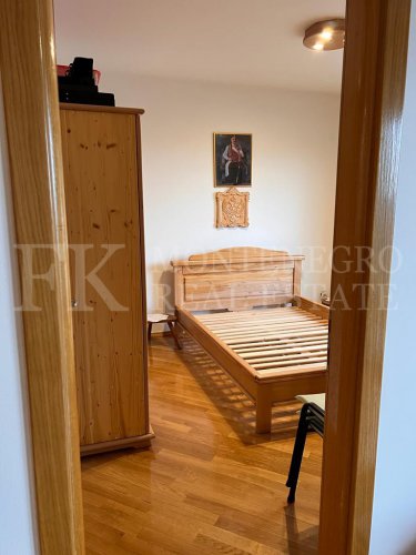 *Beautiful apartment, 78m2, in the center of Budva, on the sixth floor, with stunning sea views and a large living room, in Montenegro.