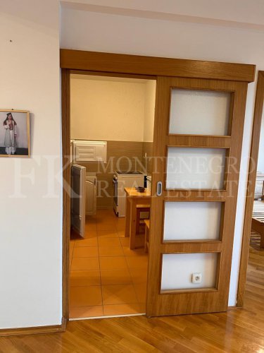 *Beautiful apartment, 78m2, in the center of Budva, on the sixth floor, with stunning sea views and a large living room, in Montenegro.