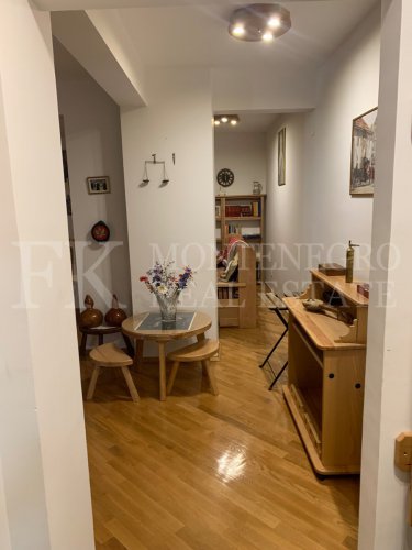 *Beautiful apartment, 78m2, in the center of Budva, on the sixth floor, with stunning sea views and a large living room, in Montenegro.