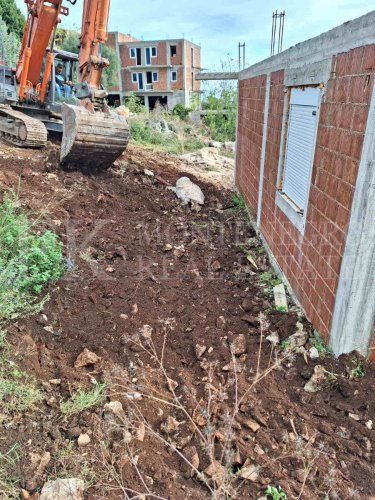 House in the raw construction phase, 170m2, with sea view, in Krimovica, municipality of Kotor.