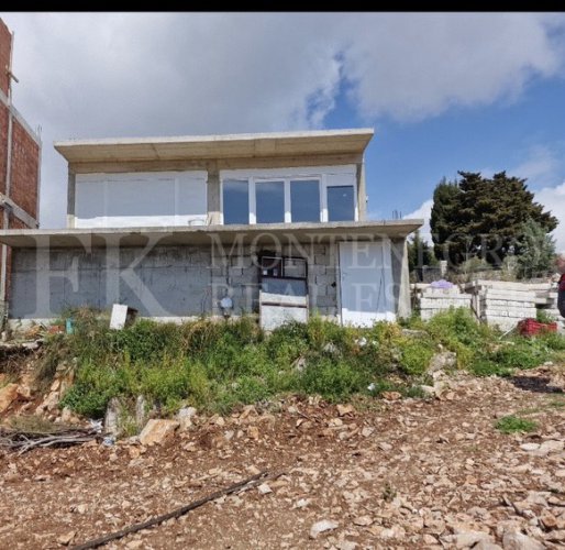 House in the raw construction phase, 170m2, with sea view, in Krimovica, municipality of Kotor.