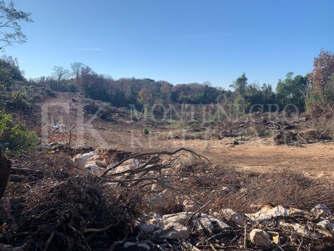 Six magnificent urbanized building plots, individually for sale, starting from 473m2, with sea views, in Utjeha-Kunje, Montenegro.